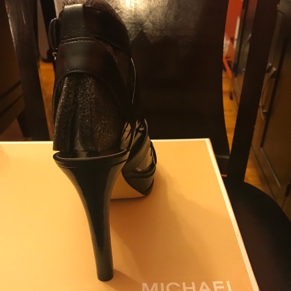 Michael kors pumps - Picture 4 of 6